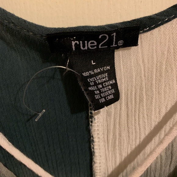 Rue21 Dress - Picture 3 of 4